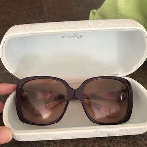 Women’s Oakley sunglasses